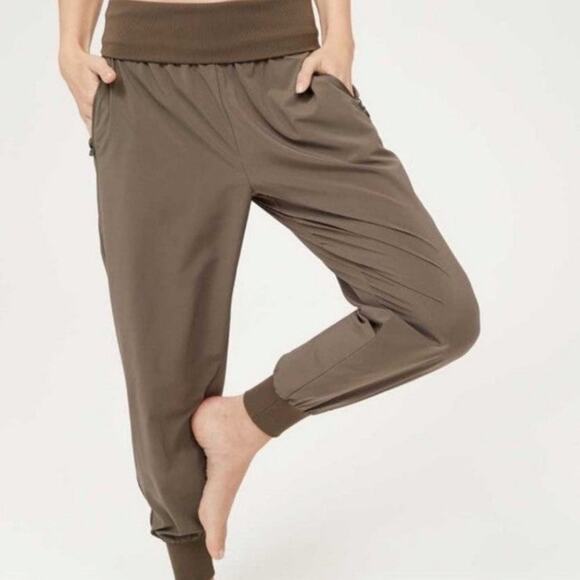 Aerie Offline Lightweight Joggers - Picture 1 of 4